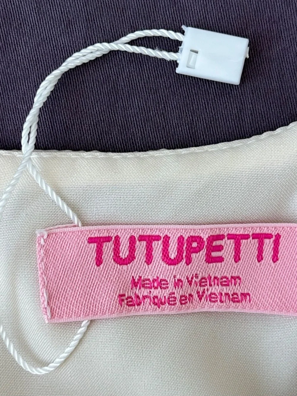 NWOT TUTUPETTI Girls Ivory Organza Pearl Sheen Ruffle Flutter Sleeve Dress